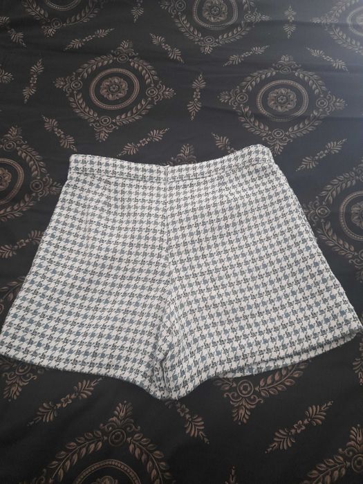 Calção com efeito saia