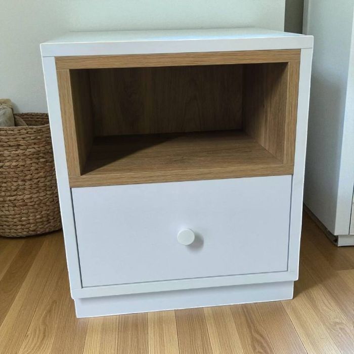 Тумби приліжкові