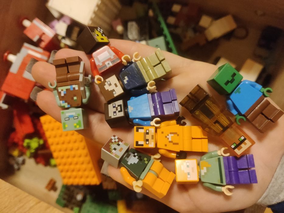 Лего Майнкрафт кілька наборів