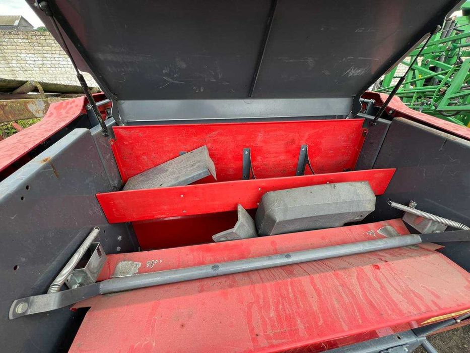 Прес-підбирач рулонний Metal Fach Z587