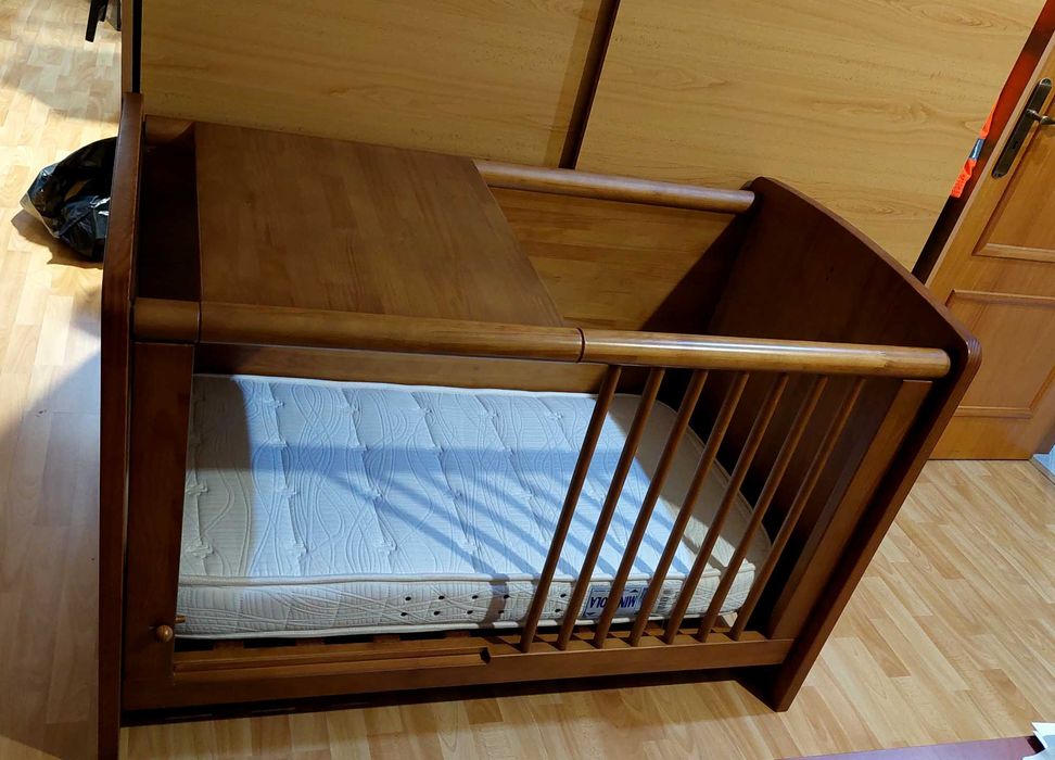 Cama de bebé 3 em 1 da marca "Seiva"