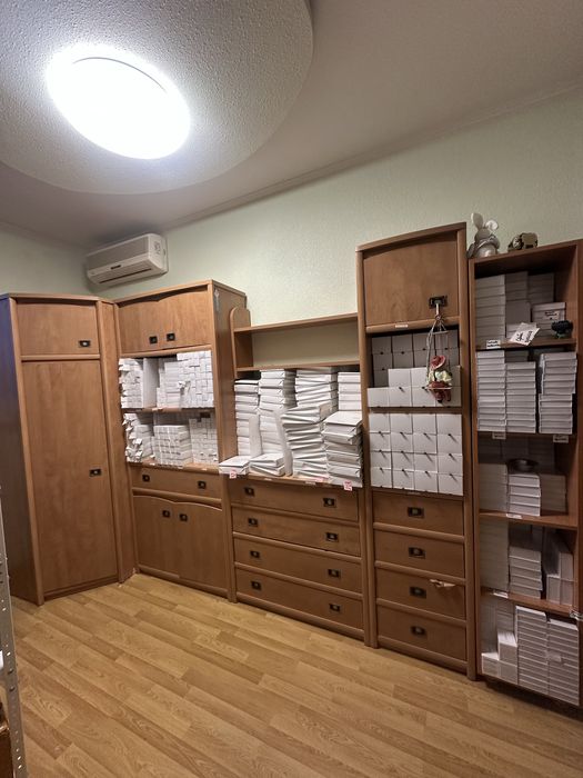 Дитяча мебель:постіль з видвидною ще однією постілю ,углоаий стіл
