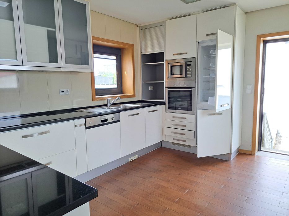 Arrendo Cama a em quarto partilhado a 5 min do NortShopping