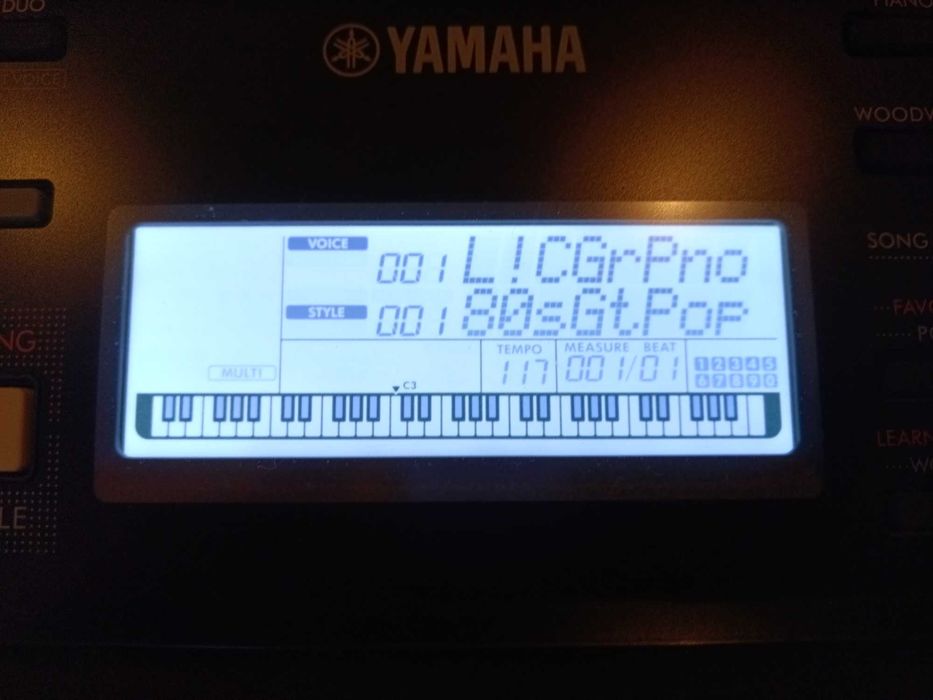 Teclado de Música Yamaha PSR-E383