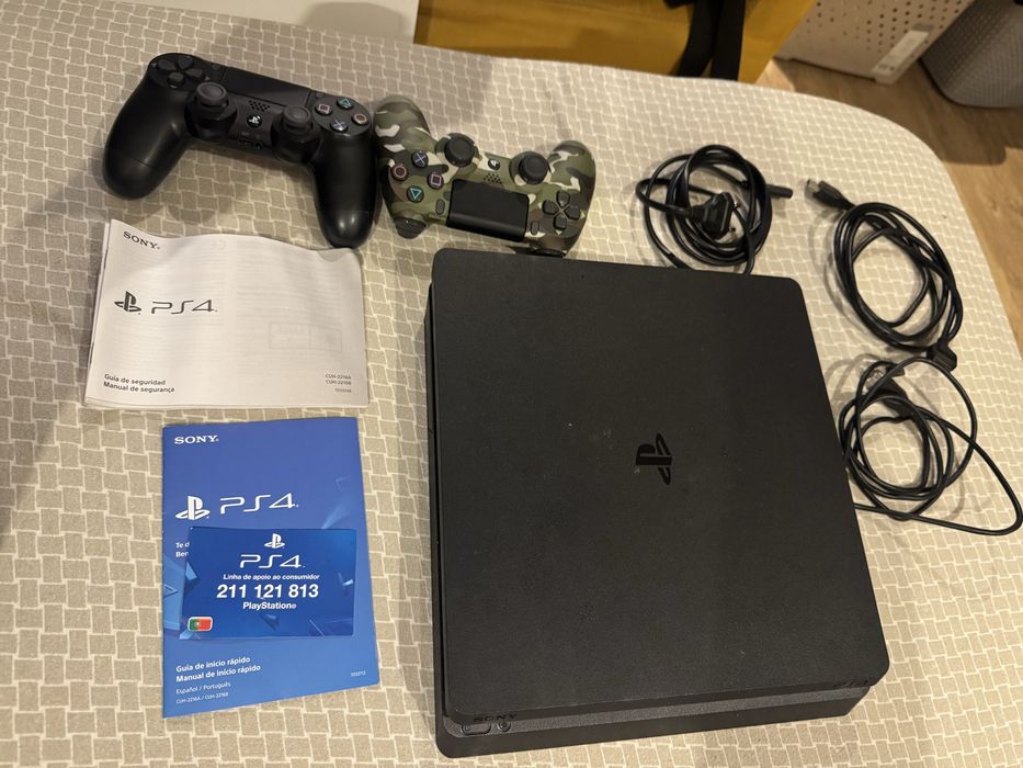 PS4 Slim 500GB + 2 Comandos Originais Sony