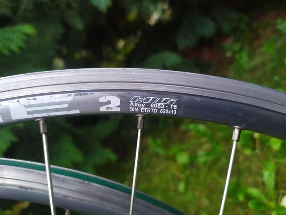 SRAM 5.0  koła szoswe VUELTA AIRLAINE 622x13  Polecam