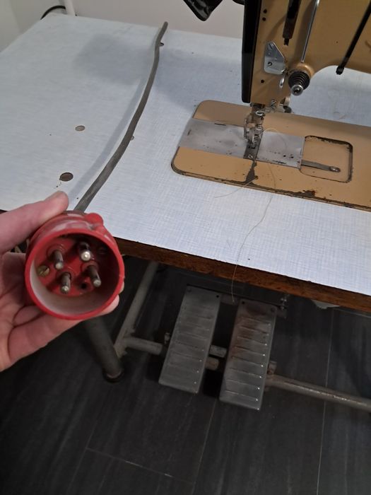 Maszyna do szycia MINERVA