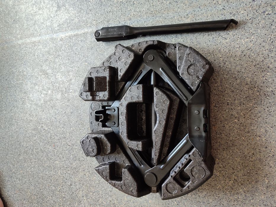 Домкрат Форд Фьюжн Фокус Ford Fusion Focus