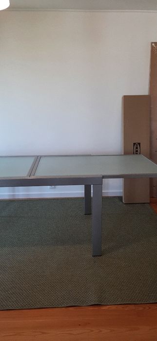 Mesa de jantar de vidro