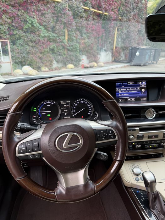 Lexus es 300h 2015