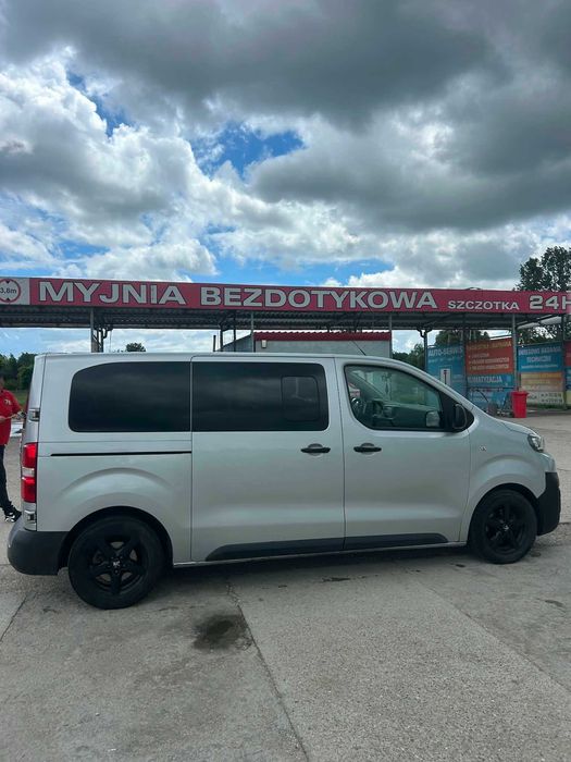 Peugeot Expert  Traveller 9 os.