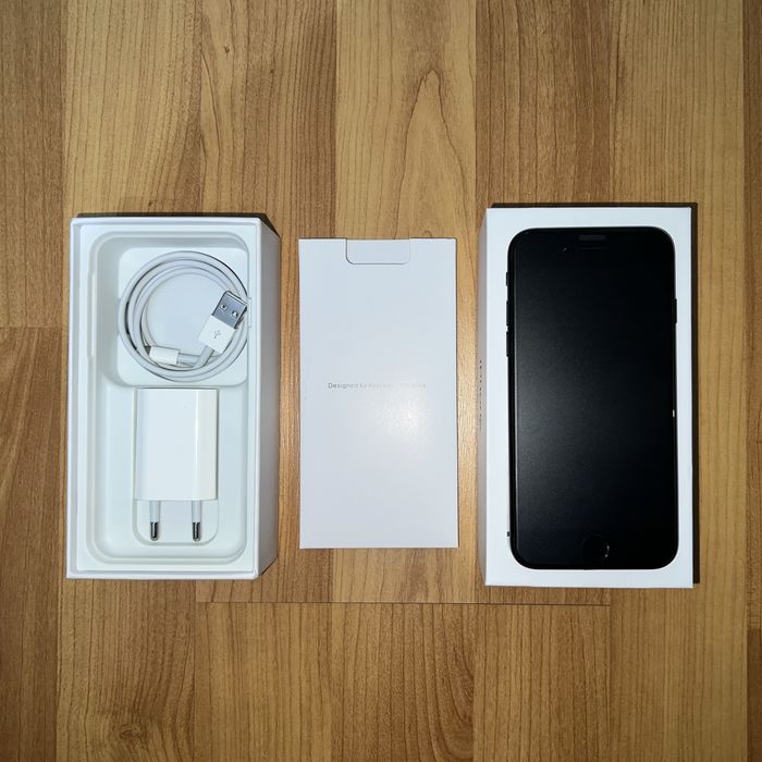 Apple iPhone SE Preto 256GB (2.ª geração)