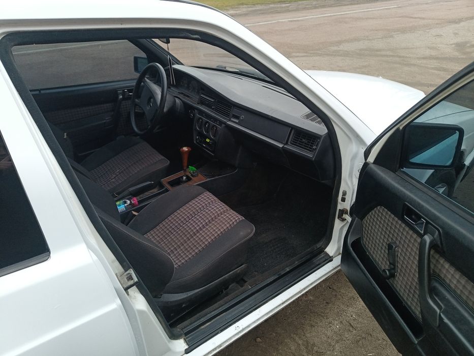 Mercedes 190 2,0 газ бензин