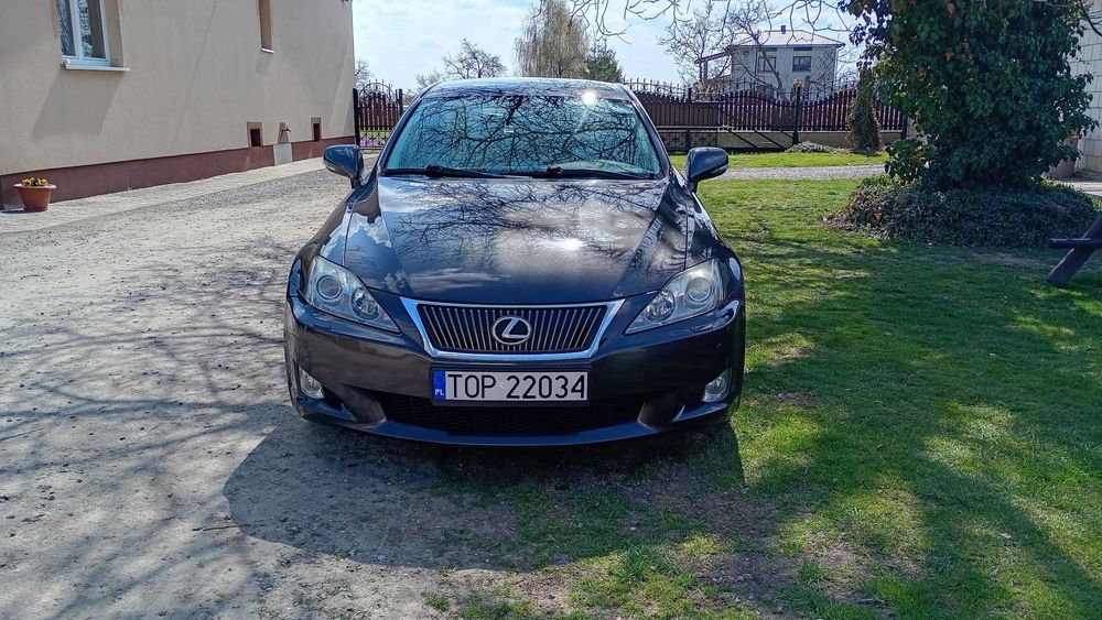 Lexus IS
