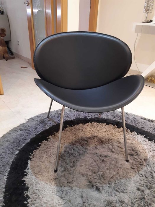 3 Super Comfortable Chairs64750928596738120