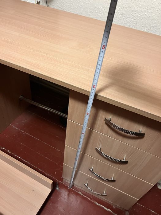 Письмовий стіл для школярів та офісу