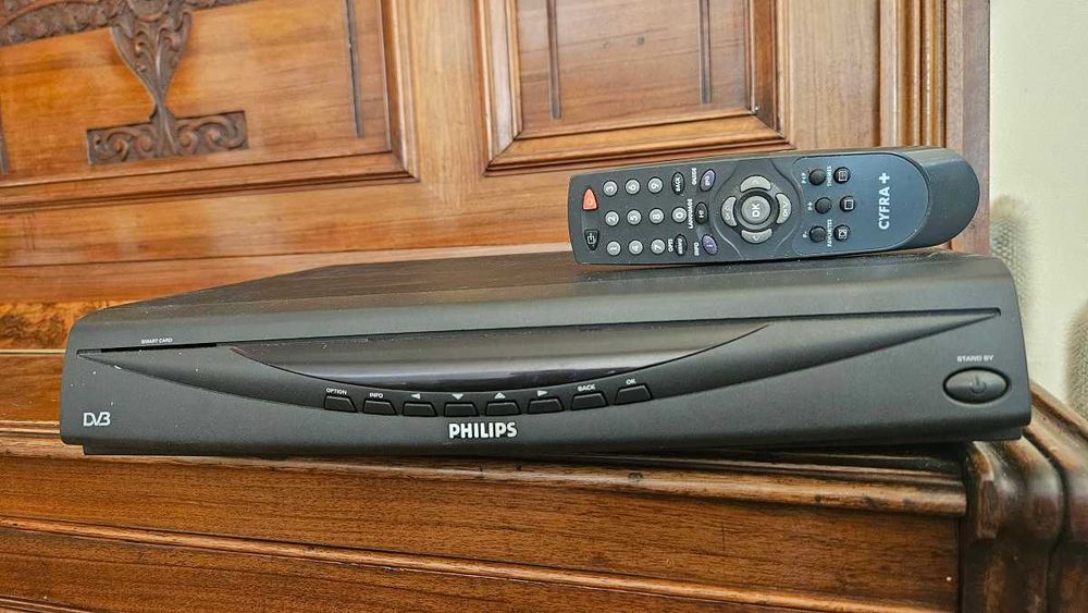 Dekoder cyfrowy tuner satelitarny Philips seria DSX 6010