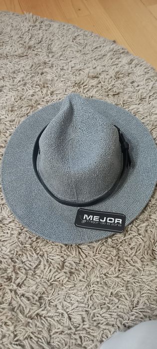Літній капелюх Федора (Fedora) у сірому кольорі з ремінцем