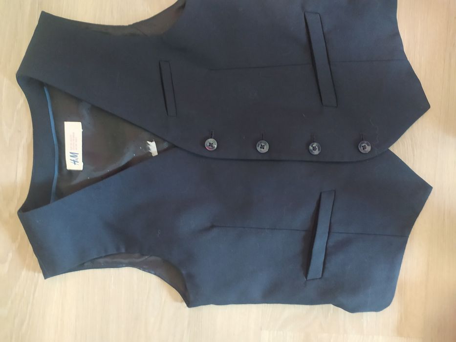 Kamizelka dla chłopca od garnituru H&m, 134cm.