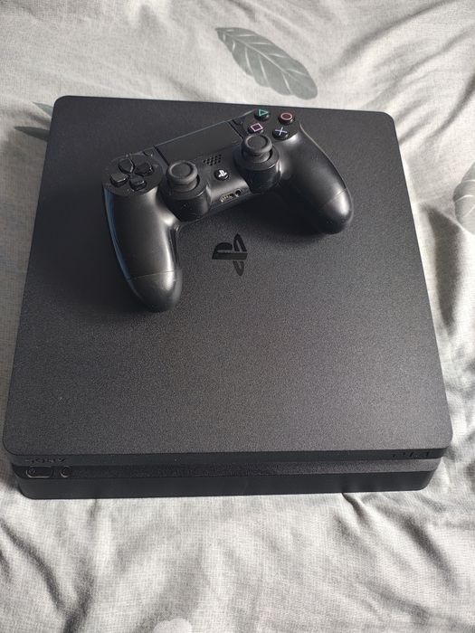 Playstation 4  PS4