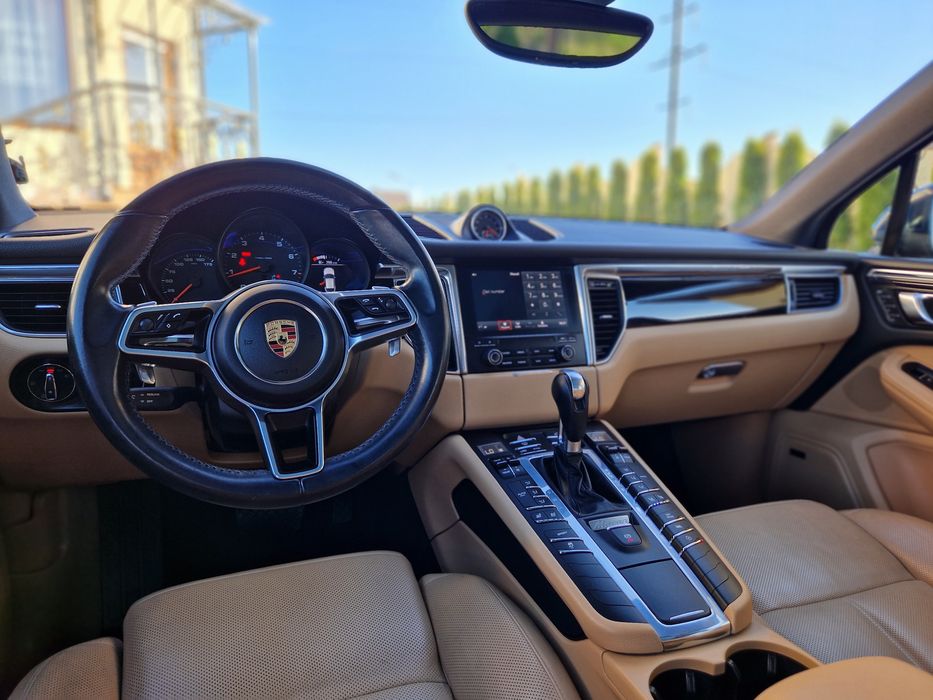 Porsche macan 2017