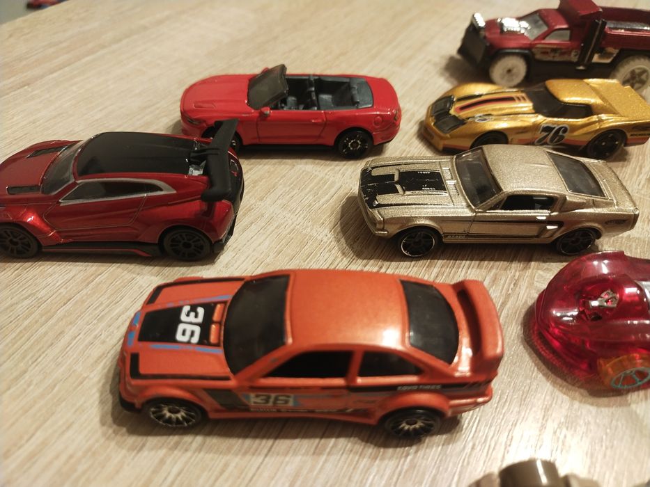 Autka hot wheels