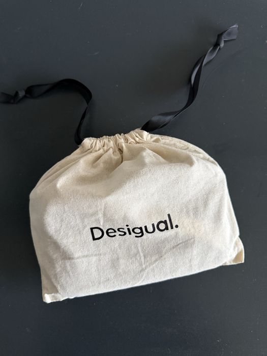 Clutch Desigual nova