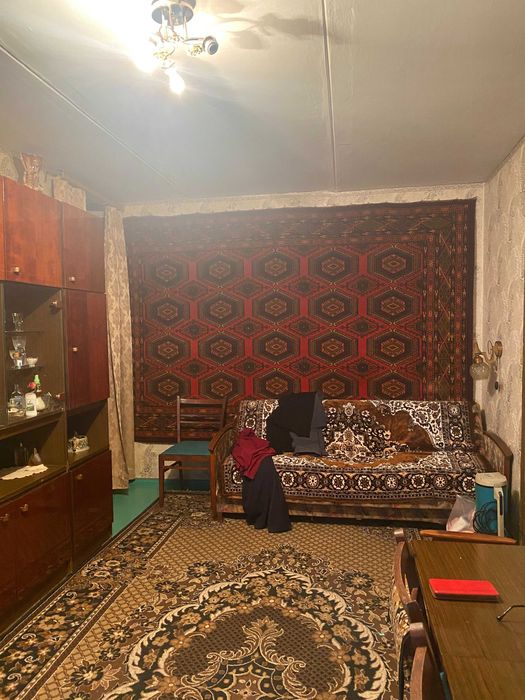 Продам 3к\кв в Центре города.В хорошем,жилом состоянии.Этаж 1\5.