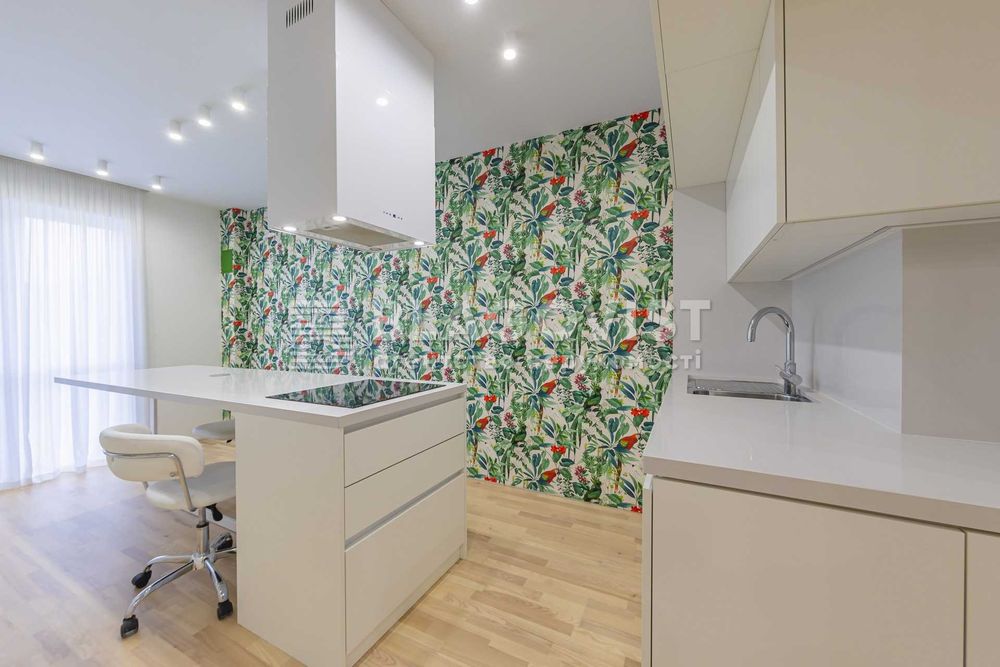 АКТУАЛЬНО! Продаж просторої квартири з ремонтом! ЖК Кришталеві джерела