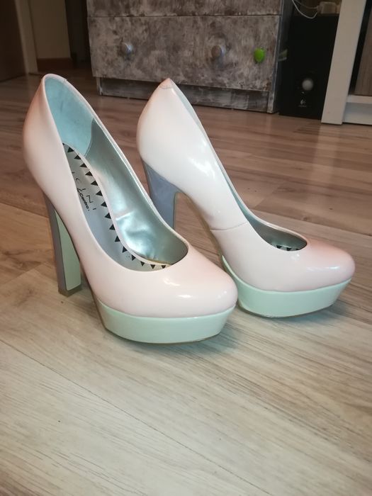 Pantofelki Centro 37