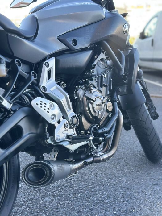 MT-07 - 17.500 Km + Quickshifter + Linha SC Project