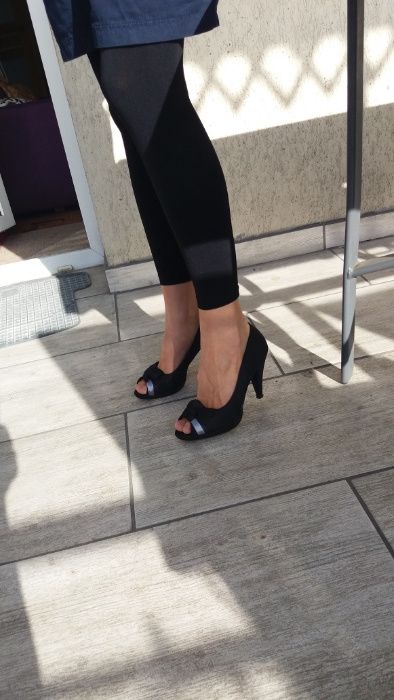 Eleganckie Czółenka 24,5 cm, 38 czarno- popielate na obcasie, jedwabne