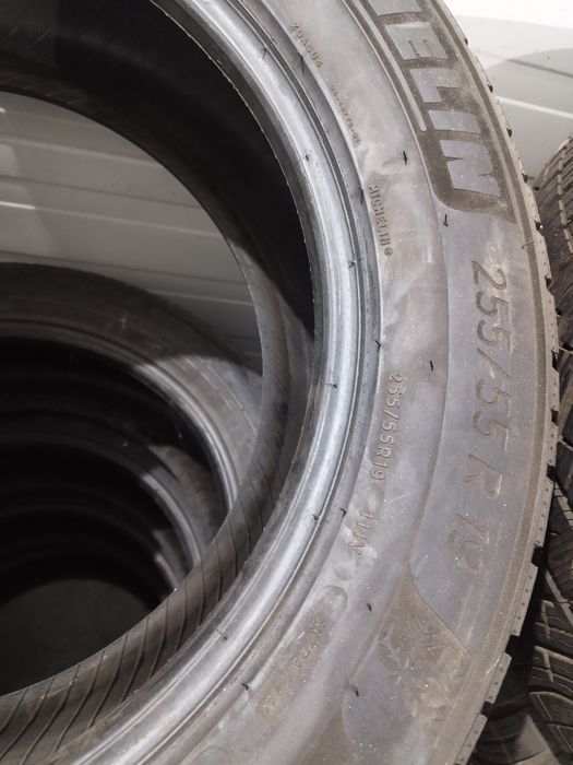 255/55 R 19 zimowe Michelin.