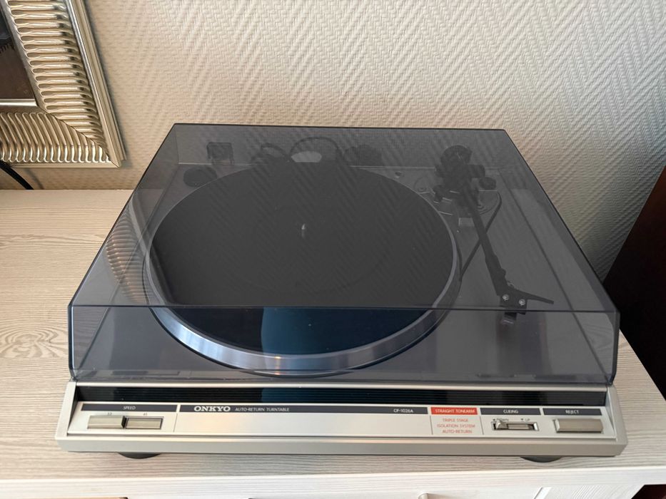 ONKYO CP-1026A Gramofon półautomatyczny Hi-Fi