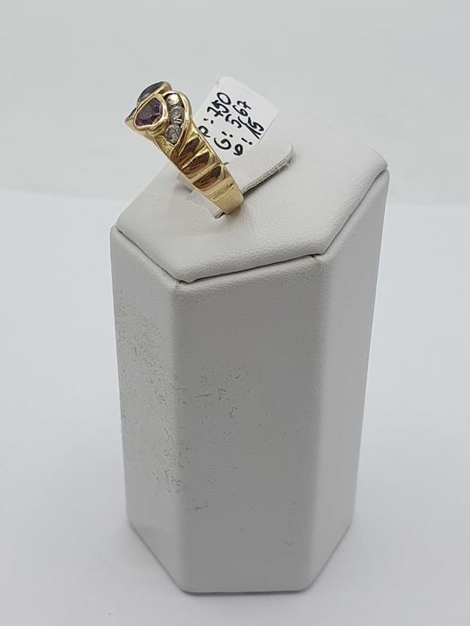 Złoty pierścionek P: 750 / G: 5,67