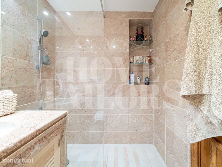 Apartamento T2 com Garagem e Arrecadação , Sala de Estar e Jantar e...