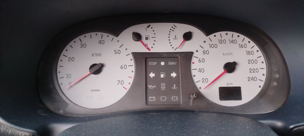 Renault Clio 2 Phase 1 1.6 16V Wersja RXi