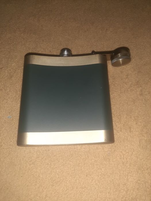 Piersiówka jagemaister