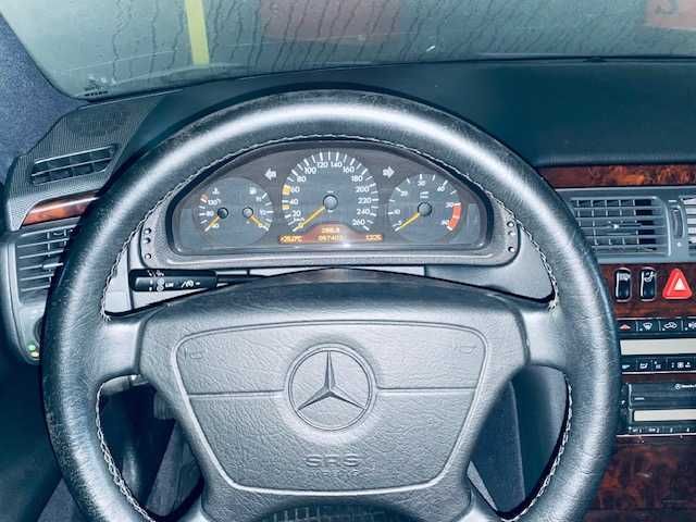 Mercedes-Benz E 300 — fotografia 4