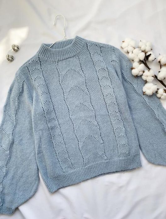 H&M niebieski sweterek z wełną I moherem z warkoczami rozmiar S