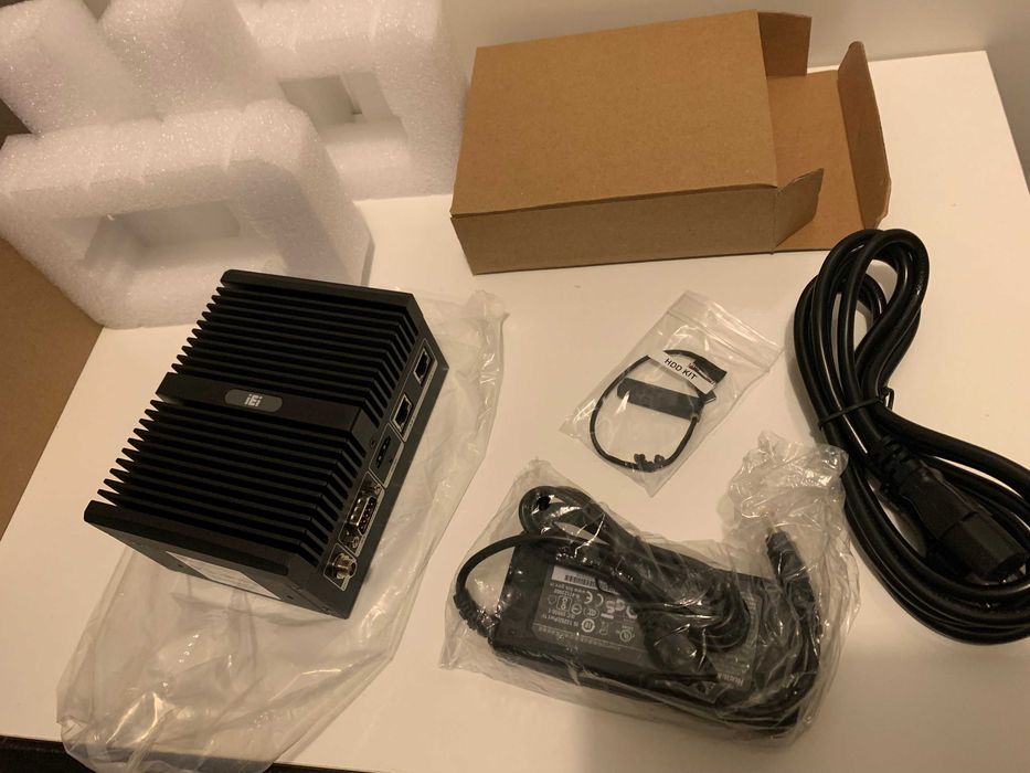 Komputer przemysłowy IEI ulbx-260-ehl-jc-r10 Pasywne chłodzenie, 2xLAN