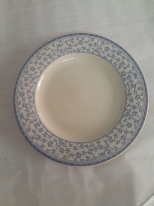Prato de porcelana  fina alta qualidade Montana