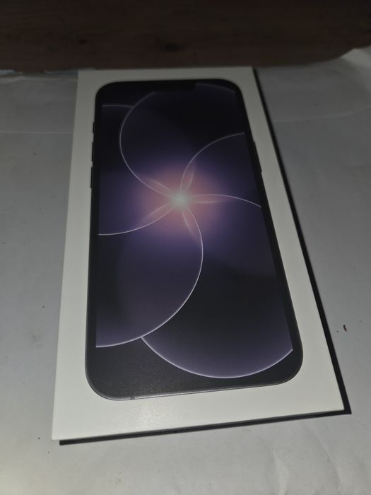 Iphone 17e. 8/512