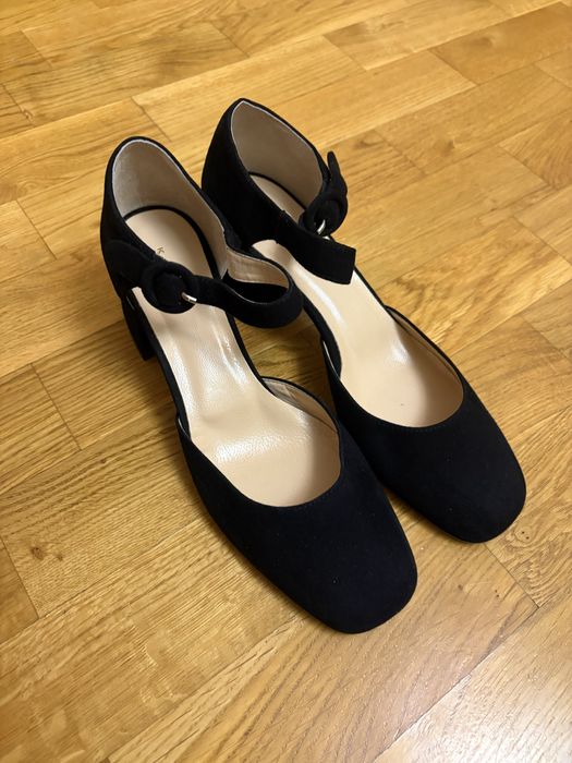 Туфлі, напівбосоніжки