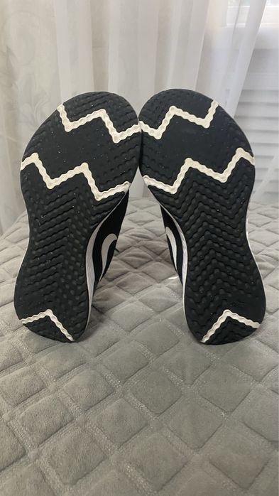 Кросівки Nike оригінал 38 розмір 24 см стелька