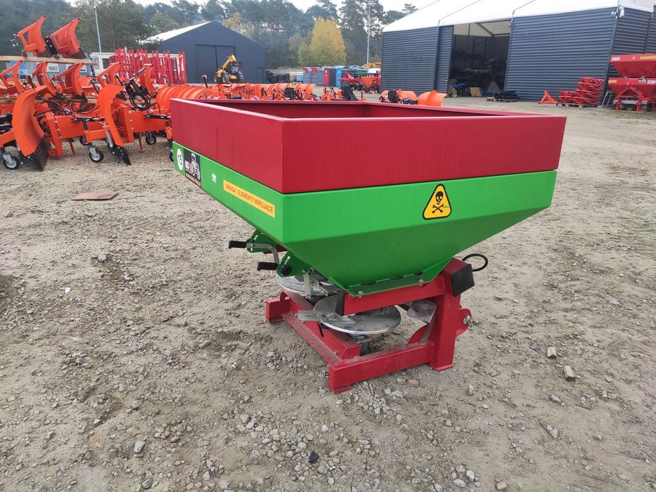 Rozsiewacz nawozów do nawozu Promar 600L 800L 1000L