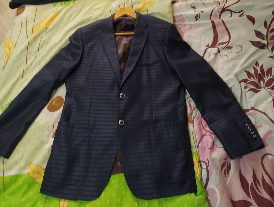 Пиджак мужской в хорошом состояния