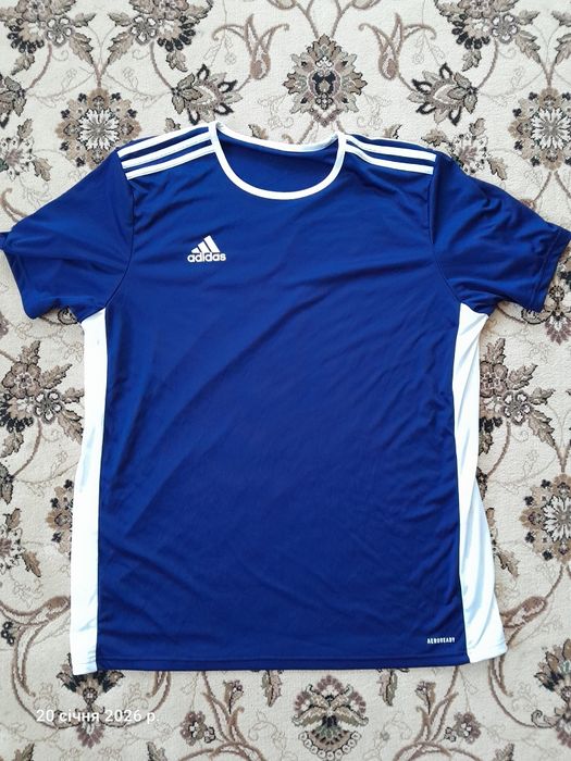 Футболка фірми Adidas розмір XL