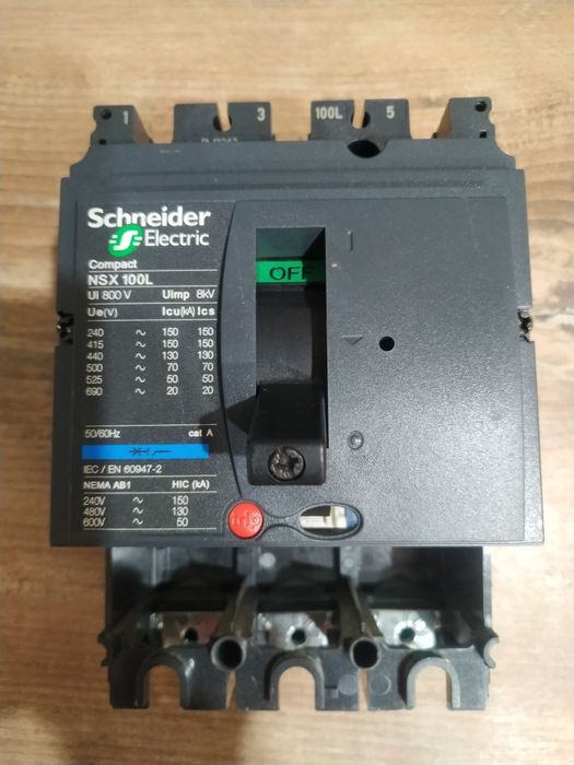 Автоматичний вимикач Schneider IEK 3шт