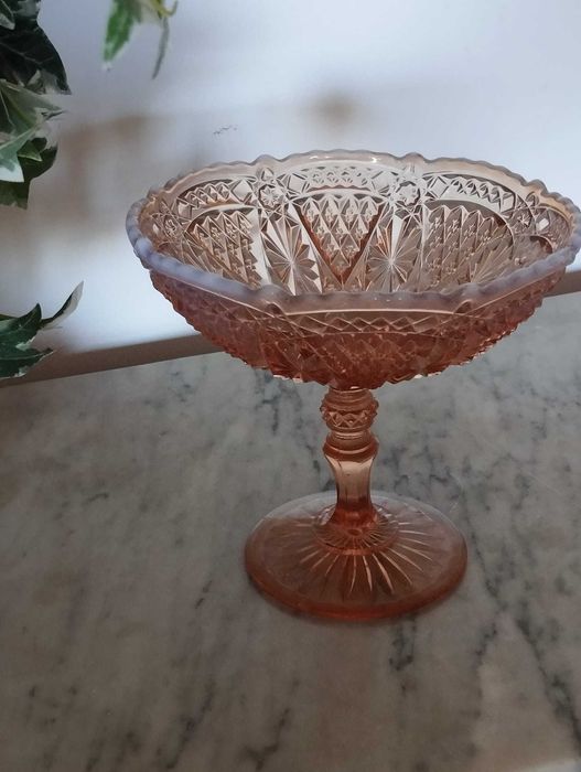 Bomboneira em Vidro Rosa Cobre